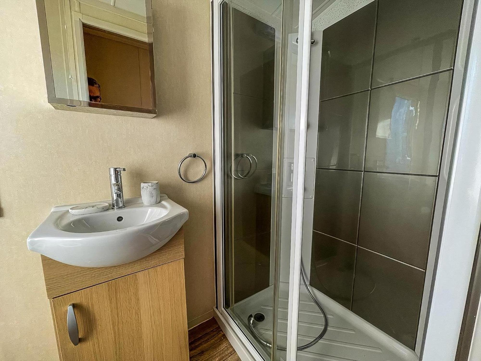 Lovely Caravan With Spacious Decking At North Denes In Suffolk, Ref 40134Nd 洛斯托夫特 外观 照片